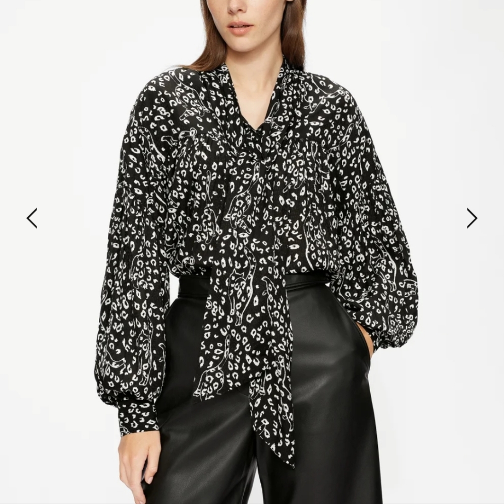 🛑TED BAKER Printed Bow Blouse